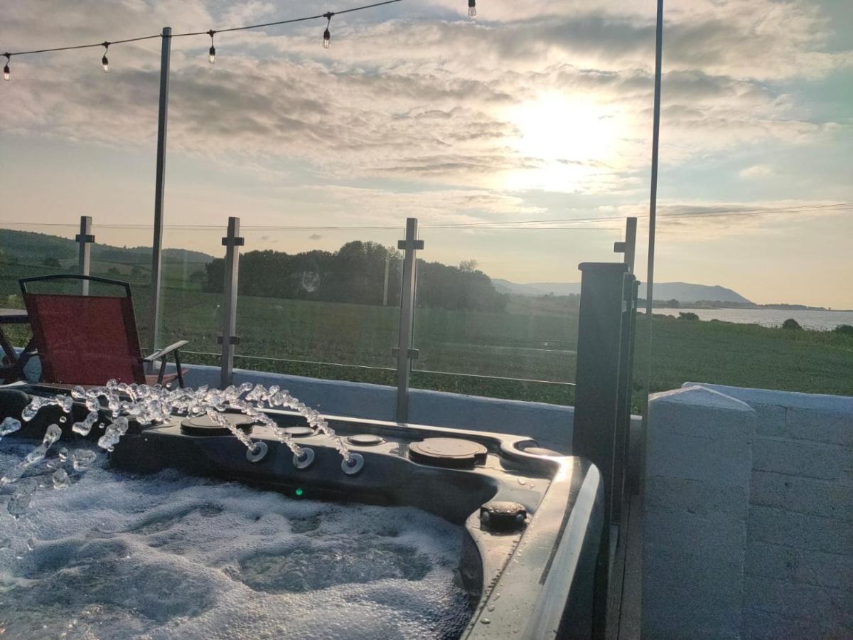 Blue Anchor House - Seaview, Hot Tub Apartments Kültér fotó